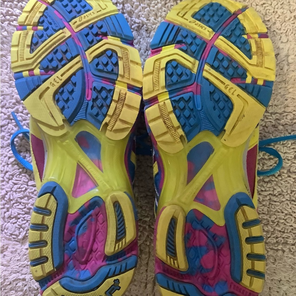 Asics Running shoe Gel-Noosa Tri 7, size 7.5, pink, teal blue, purple, & yellow. - Picture 4 of 8